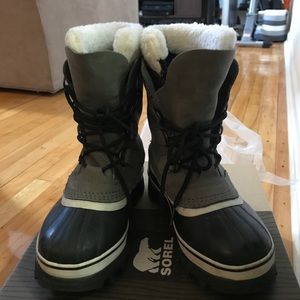 Sorel snow boots size 5.5